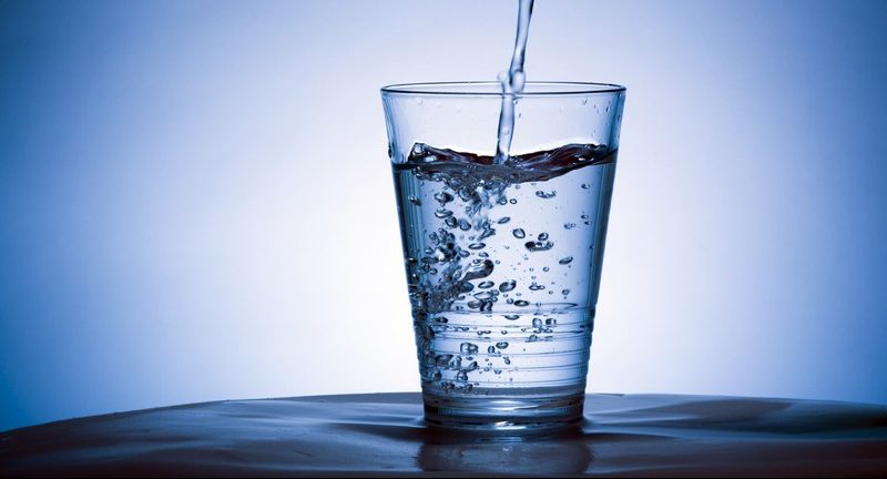 Вода отлично подойдет для основы мазей и растирок мази при остеохондрозе